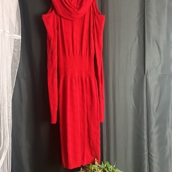 Bebe Red cold shoulder Knit Dress - Picture 8 of 11
